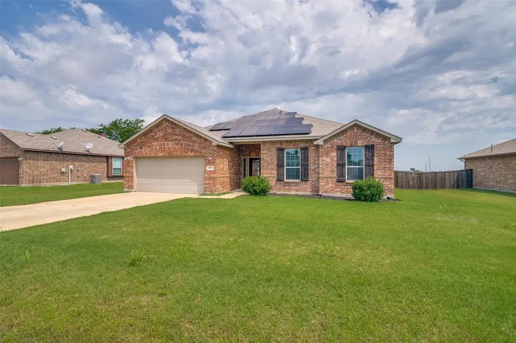 465 Collin Street Nevada TX 75173