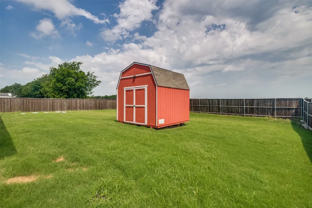 465 Collin Street Nevada TX 75173