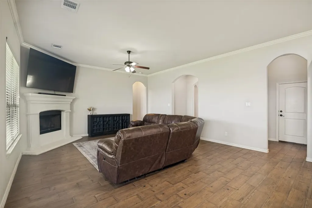 465 Collin Street Nevada TX 75173