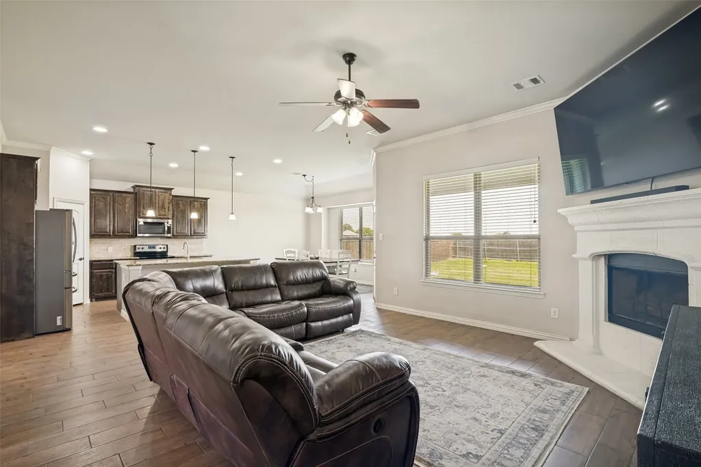 465 Collin Street Nevada TX 75173