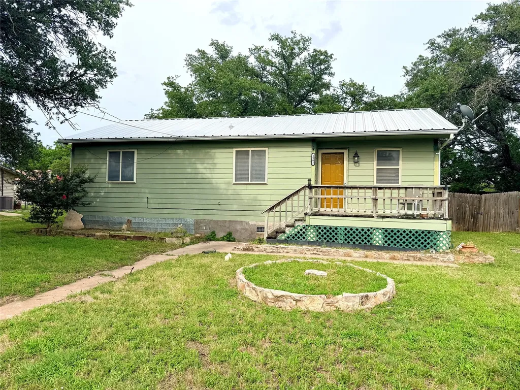 1902 Cline Street Goldthwaite TX 76844