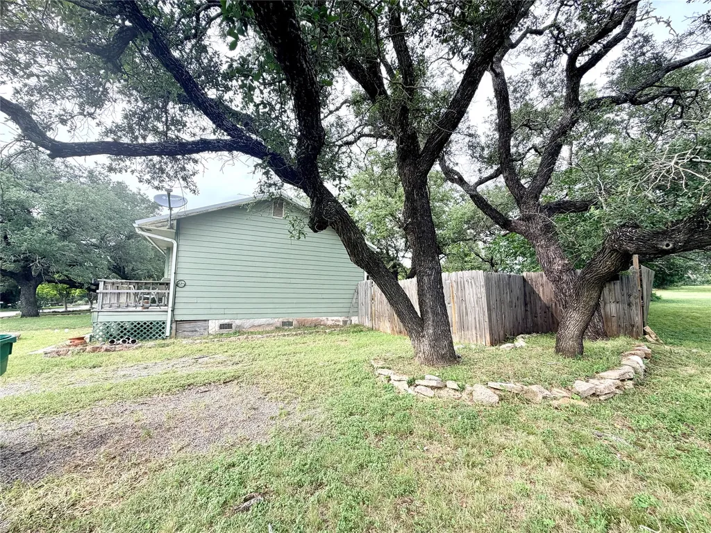 1902 Cline Street Goldthwaite TX 76844