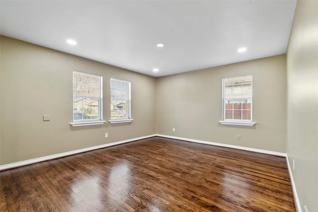 8714 Quinn Street Dallas TX 75217