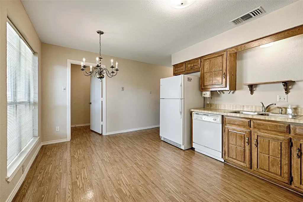 2006 E Collins Boulevard Richardson TX 75081