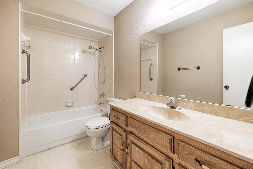 2006 E Collins Boulevard Richardson TX 75081