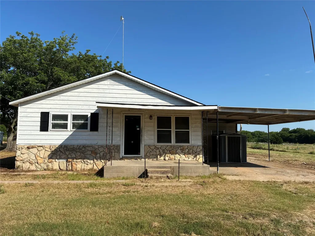 2279 Upper Montague Road Bowie TX 76230