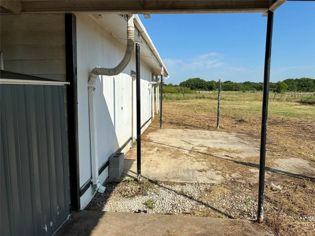 2279 Upper Montague Road Bowie TX 76230