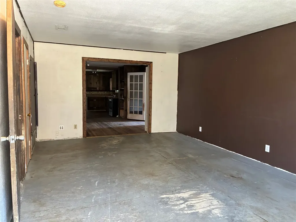 2279 Upper Montague Road Bowie TX 76230