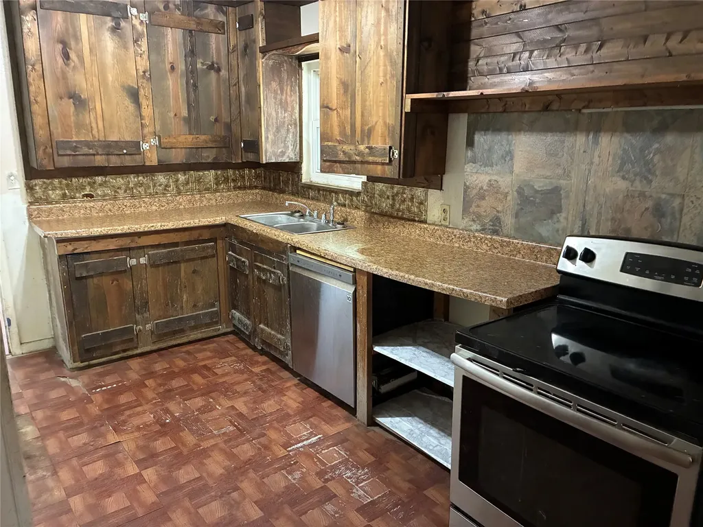 2279 Upper Montague Road Bowie TX 76230
