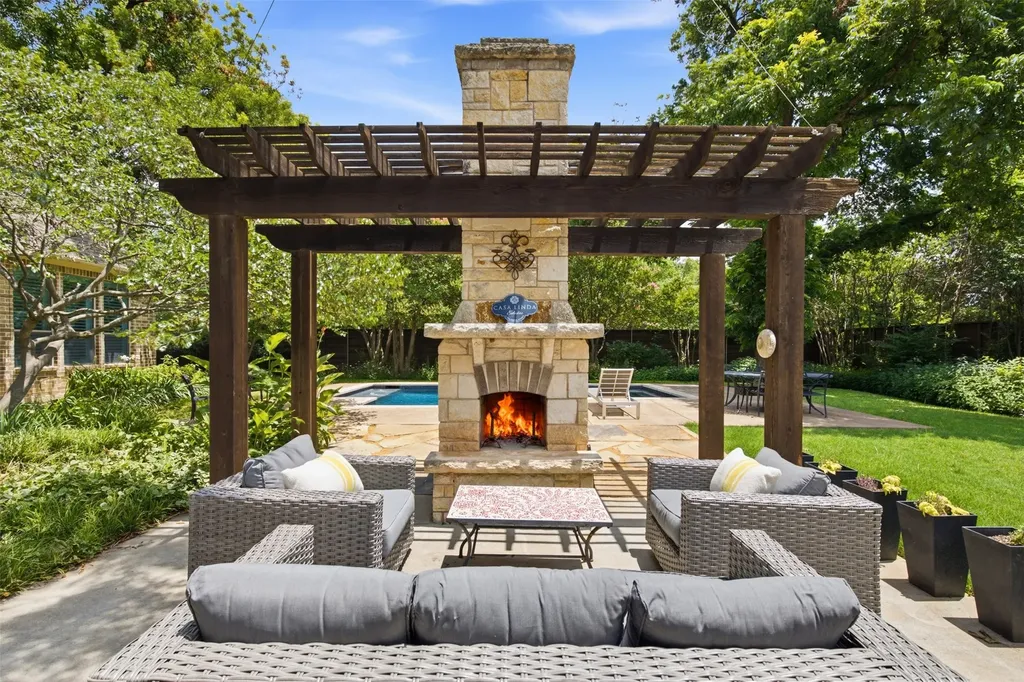 1439 Tranquilla Drive Dallas TX 75218