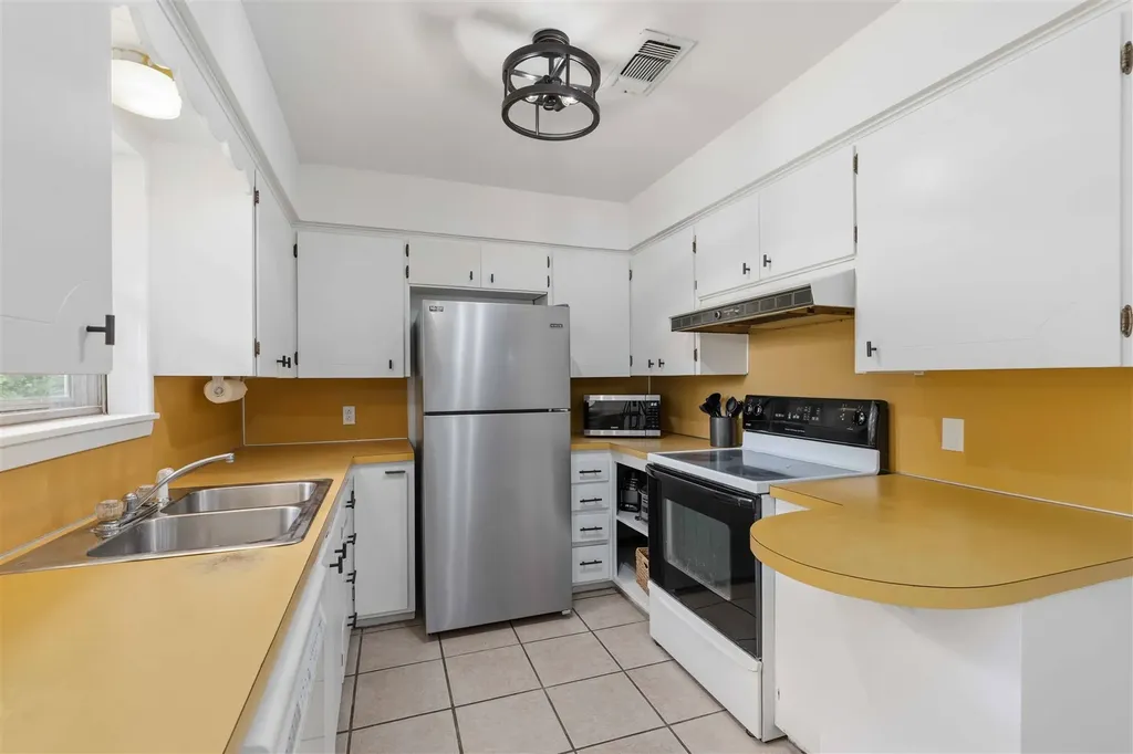 2403 Monticello Street Brownwood TX 76801