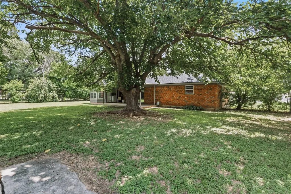 2403 Monticello Street Brownwood TX 76801
