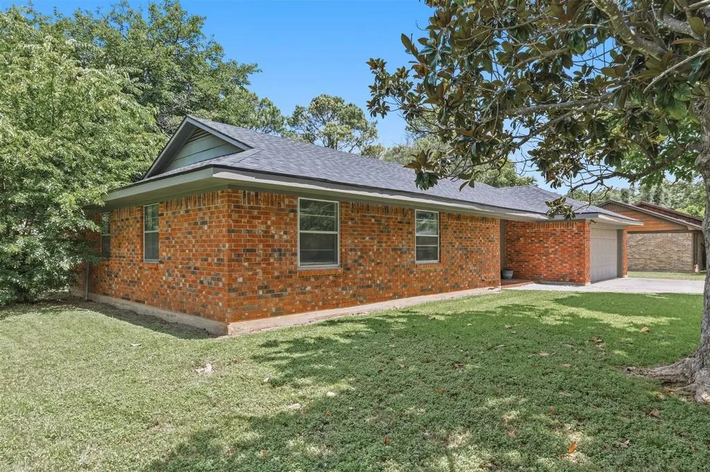 2403 Monticello Street Brownwood TX 76801