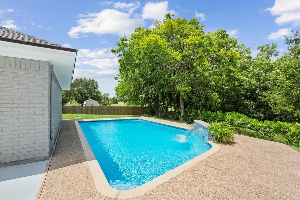 740 Castleman Creek Road Hewitt TX 76643