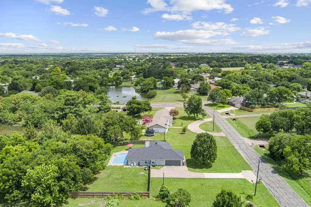 740 Castleman Creek Road Hewitt TX 76643