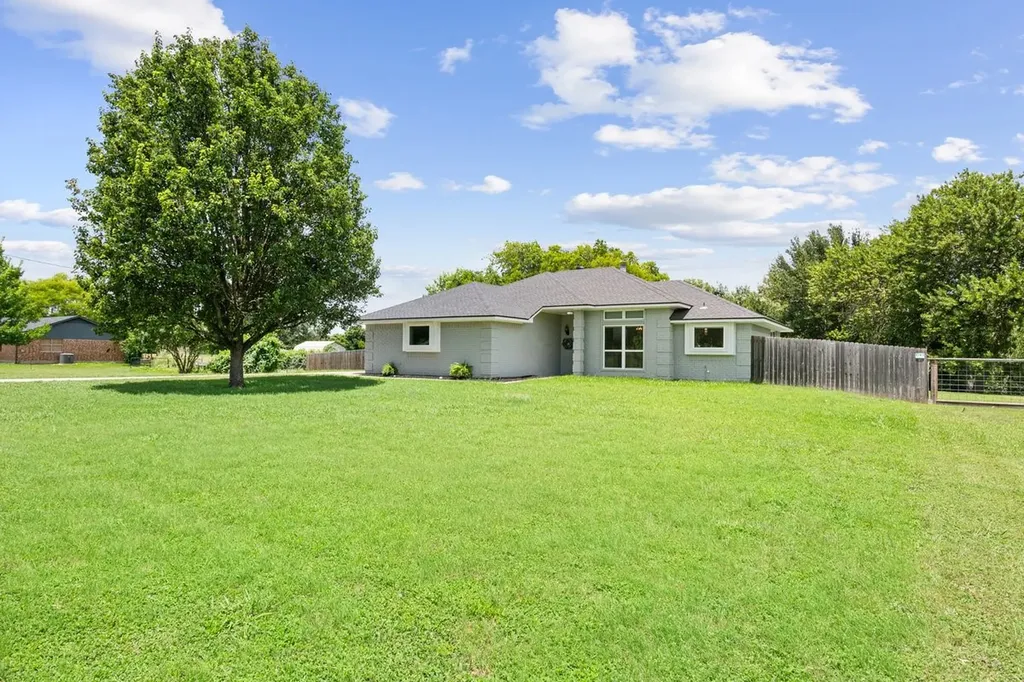 740 Castleman Creek Road Hewitt TX 76643