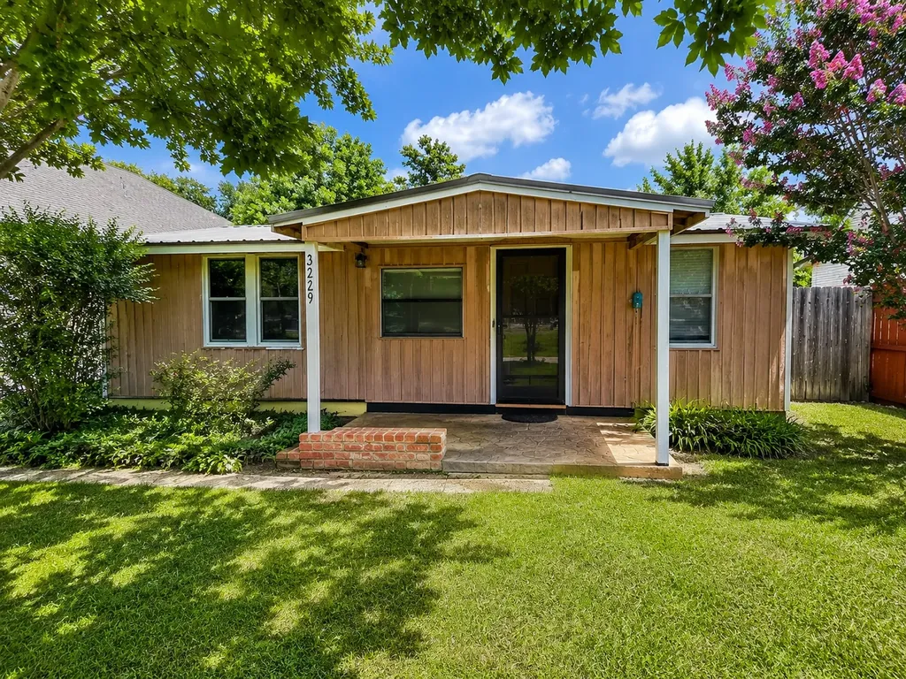 3229 Hiawatha Trail Lake Worth TX 76135