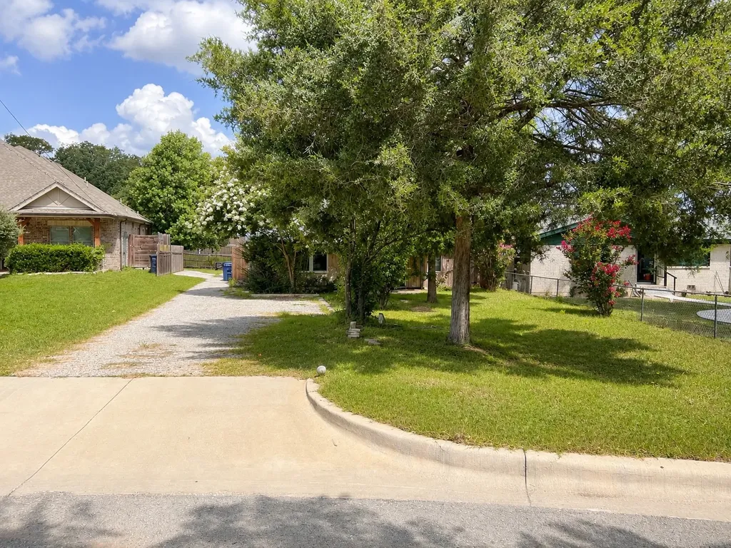 3229 Hiawatha Trail Lake Worth TX 76135
