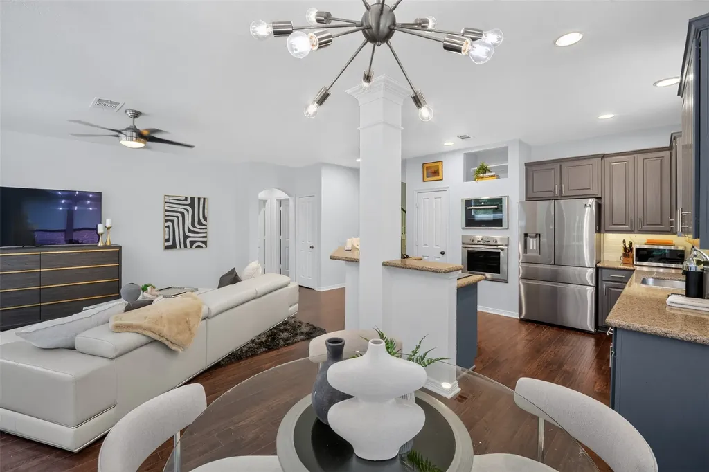 2242 Ash Grove Way Dallas TX 75228