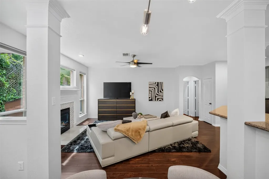 2242 Ash Grove Way Dallas TX 75228