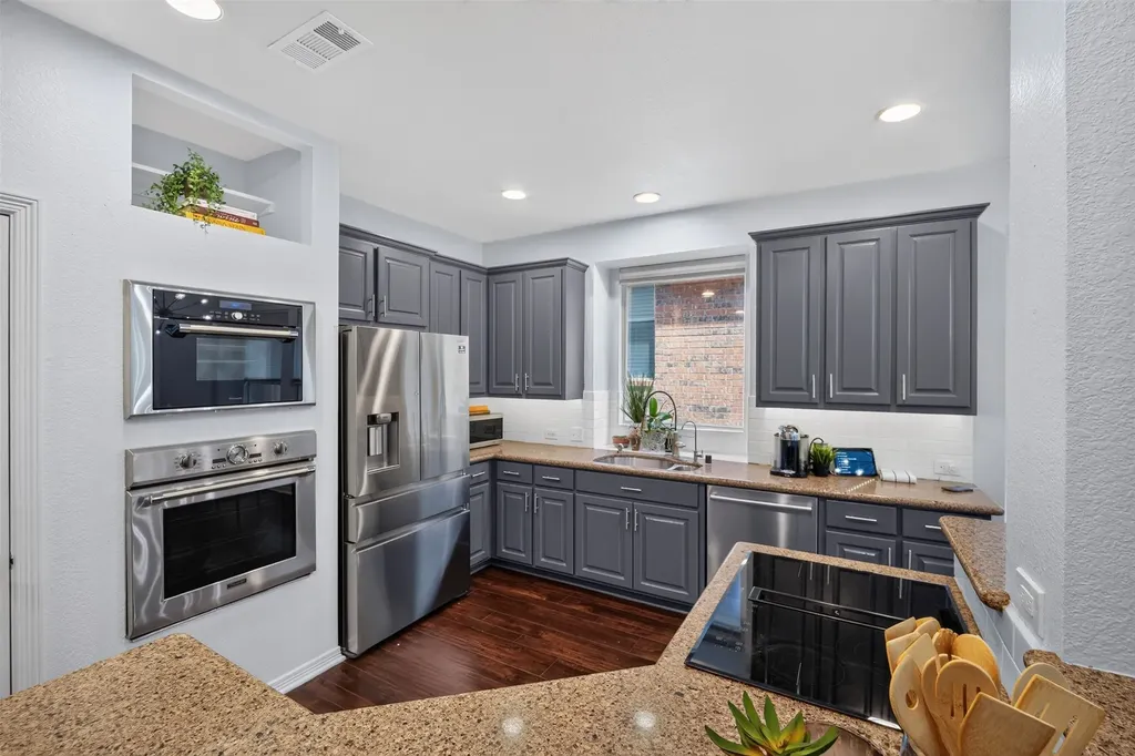 2242 Ash Grove Way Dallas TX 75228