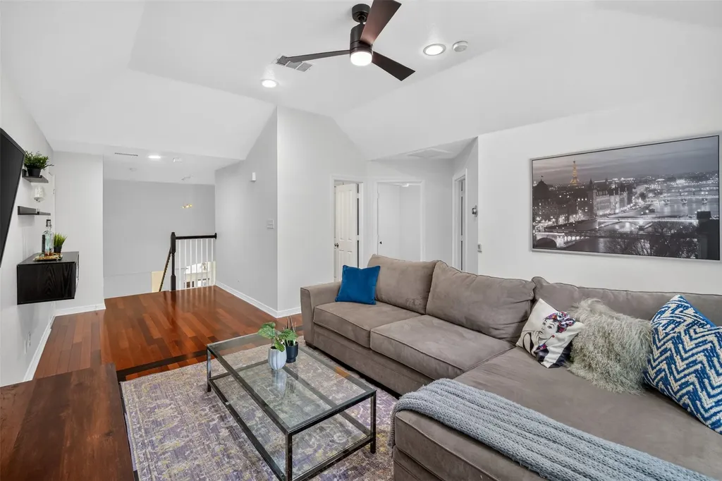 2242 Ash Grove Way Dallas TX 75228