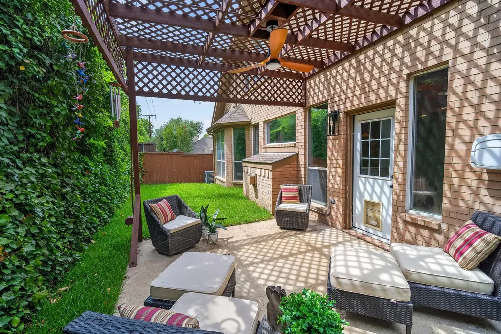 2242 Ash Grove Way Dallas TX 75228