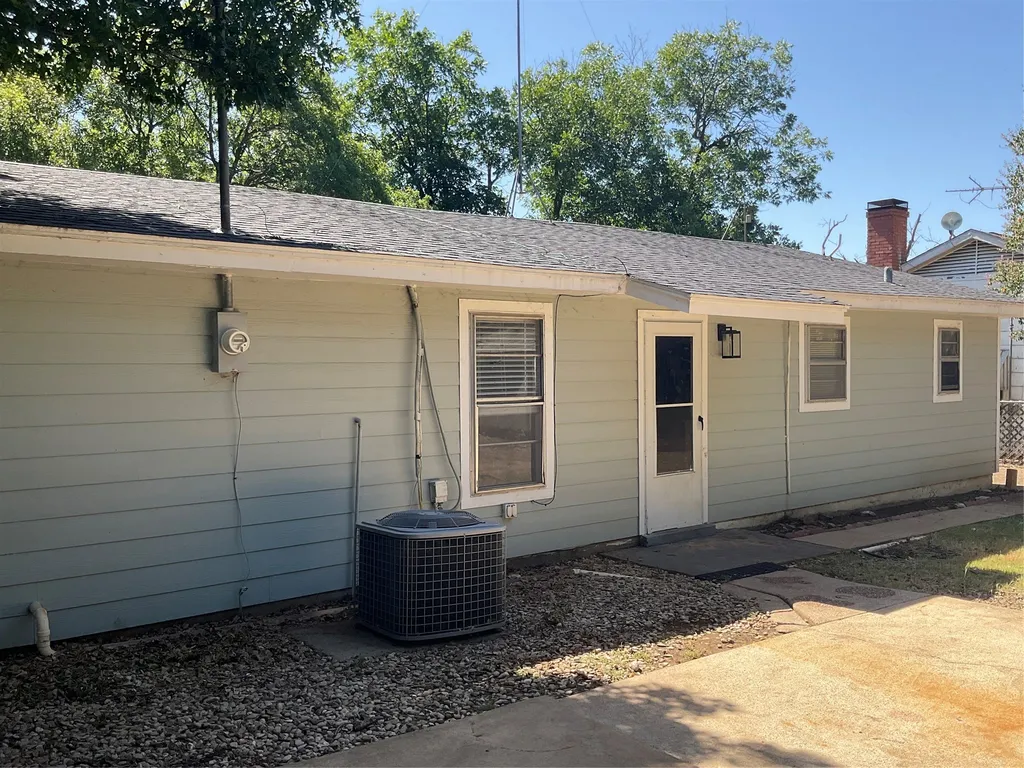 253 County Road 1743 Clifton TX 76634