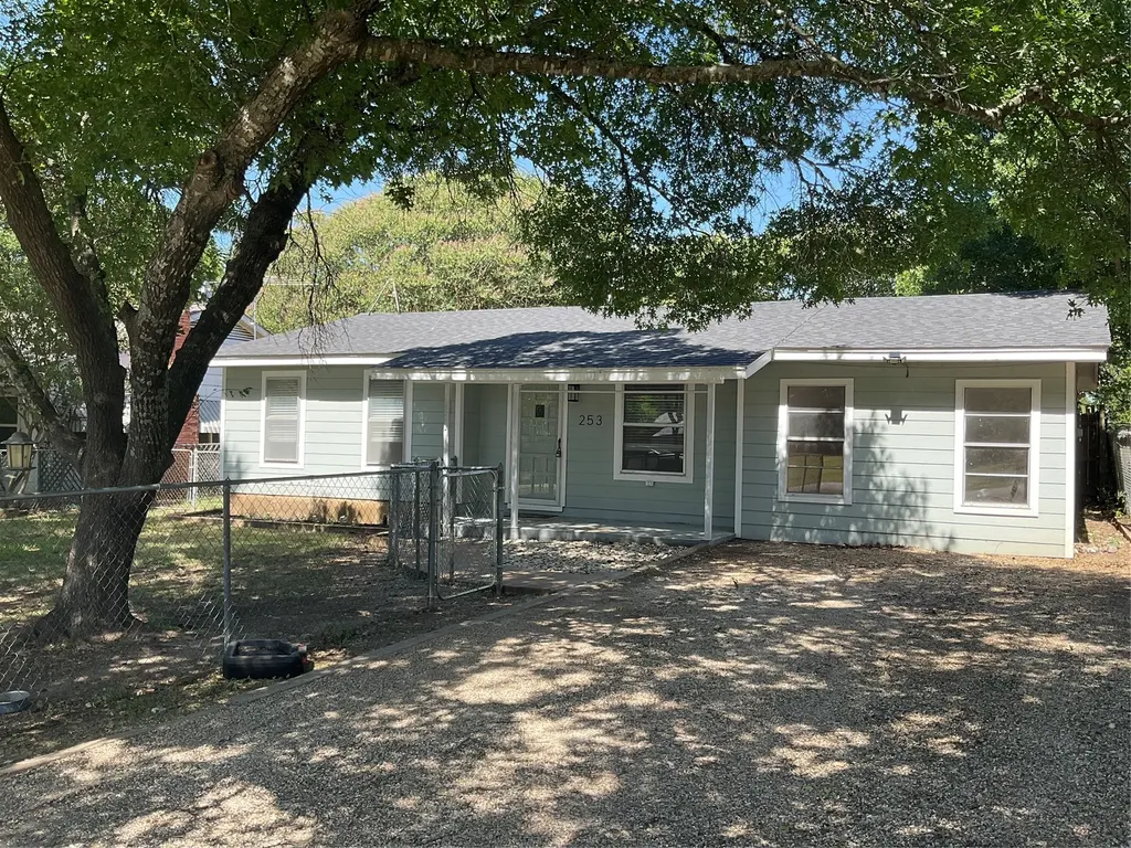 253 County Road 1743 Clifton TX 76634