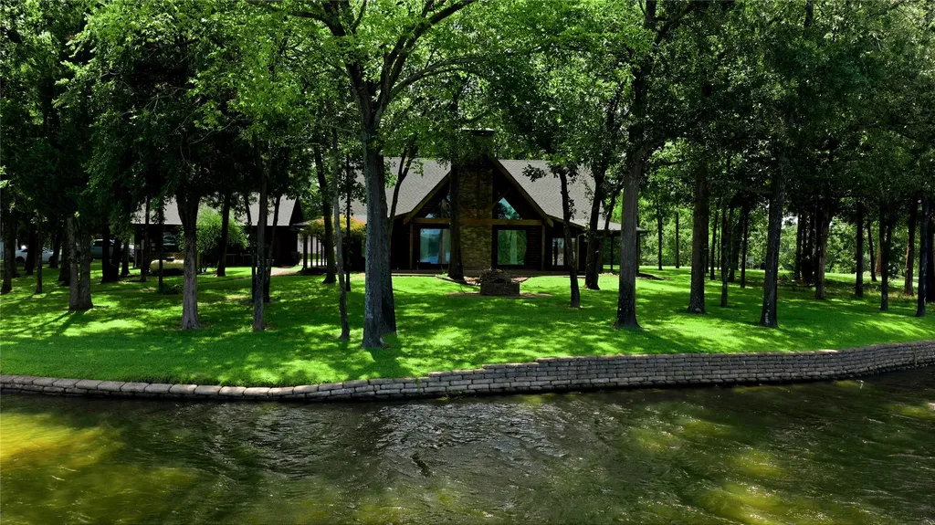 8726 Toler Pointe Larue TX 75770