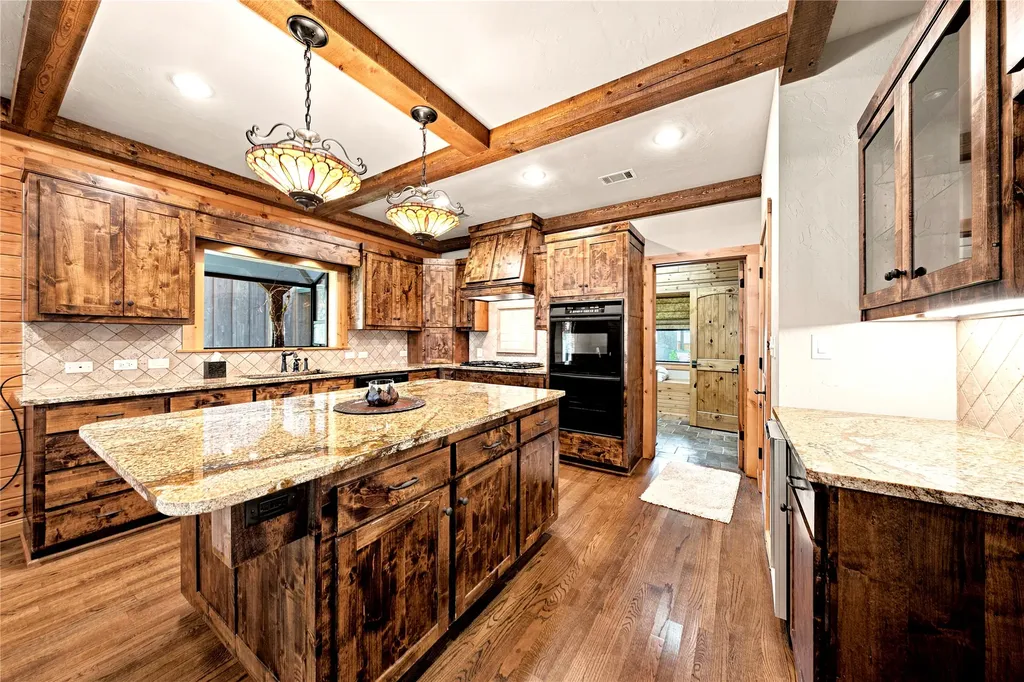8726 Toler Pointe Larue TX 75770