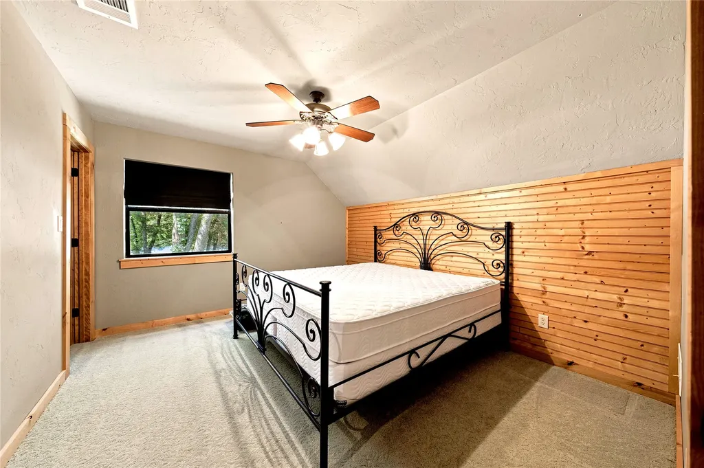 8726 Toler Pointe Larue TX 75770