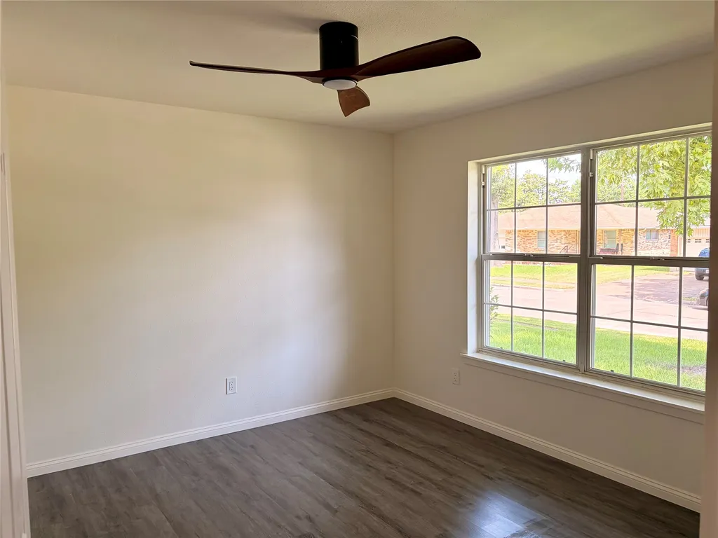 1430 Bardfield Avenue Garland TX 75041