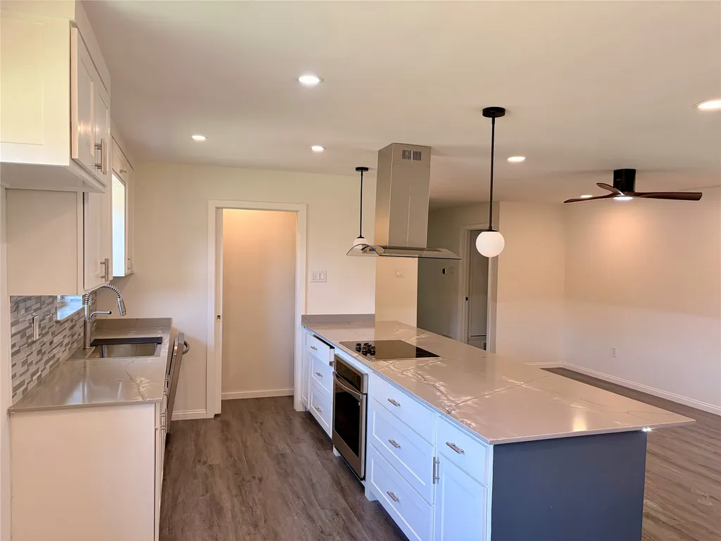 1430 Bardfield Avenue Garland TX 75041