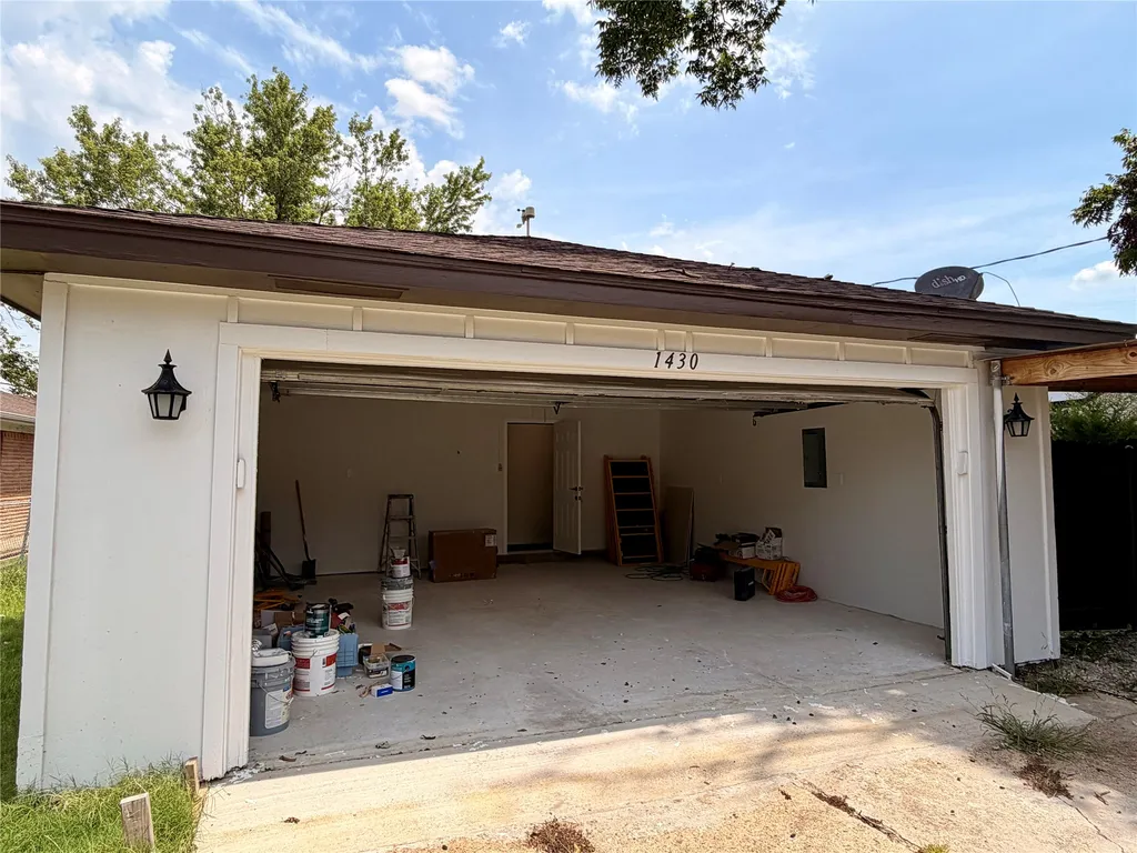 1430 Bardfield Avenue Garland TX 75041