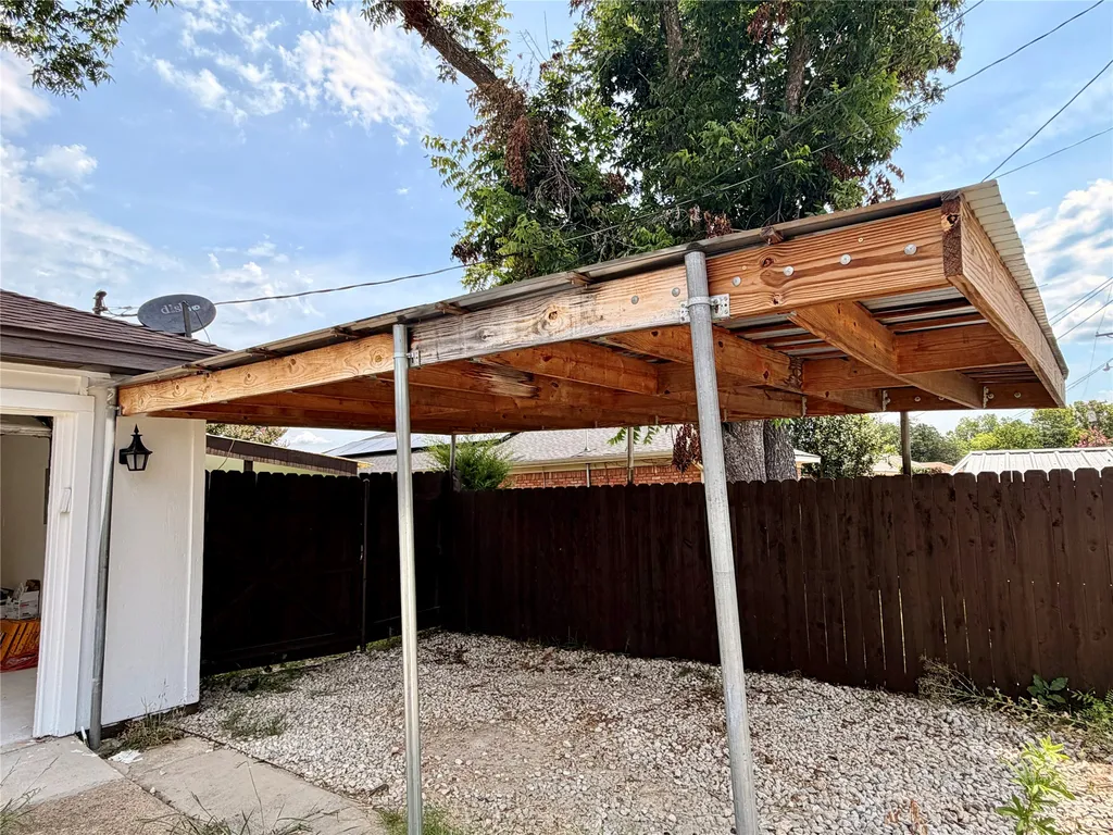 1430 Bardfield Avenue Garland TX 75041