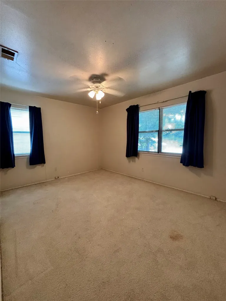 1012 Harris Drive Euless TX 76039