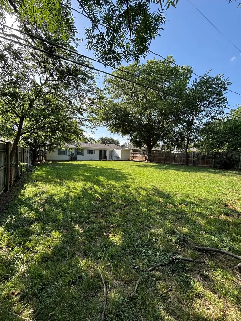 1012 Harris Drive Euless TX 76039