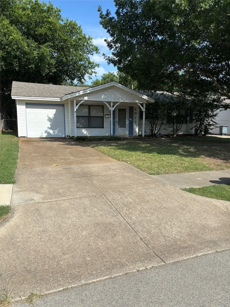 1012 Harris Drive Euless TX 76039