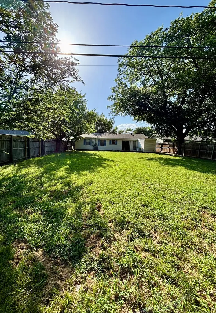 1012 Harris Drive Euless TX 76039