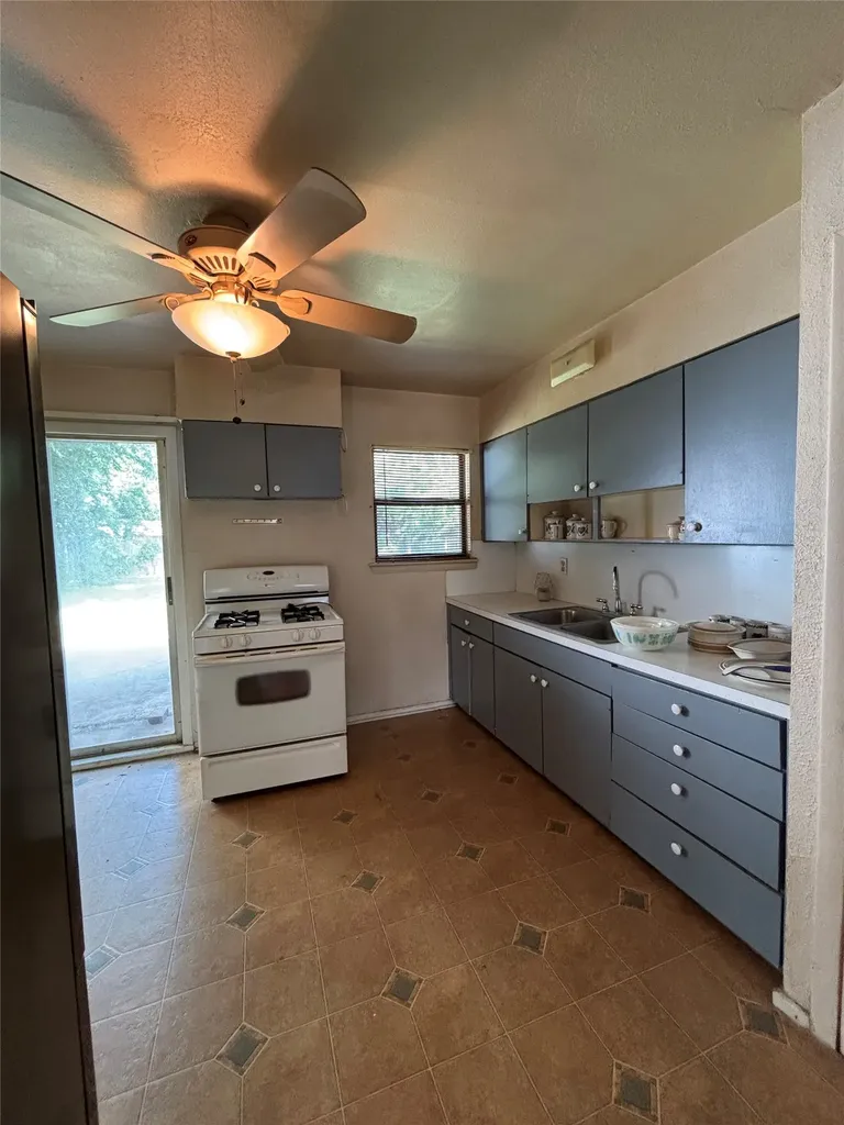 1012 Harris Drive Euless TX 76039