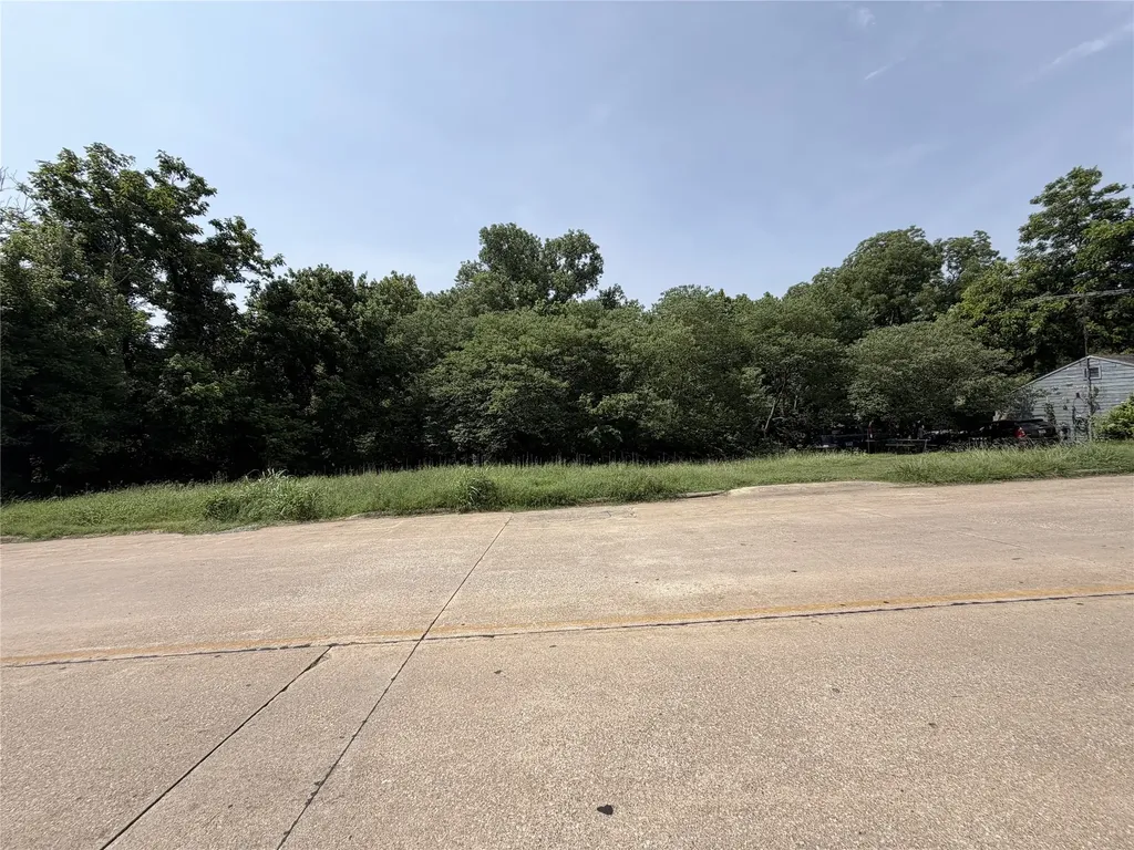 1326 W Crawford Street Denison TX 75020