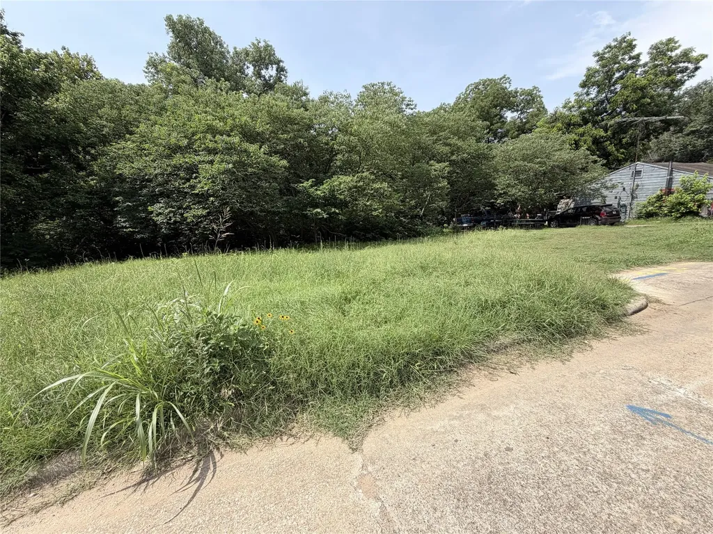1326 W Crawford Street Denison TX 75020