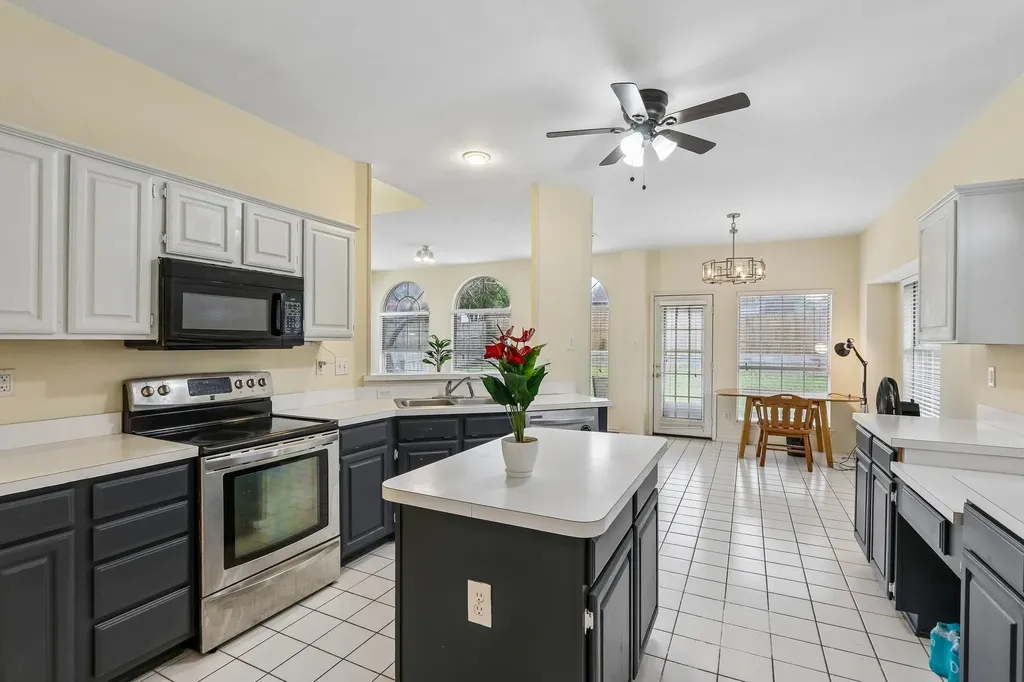 2308 London Drive Plano TX 75025