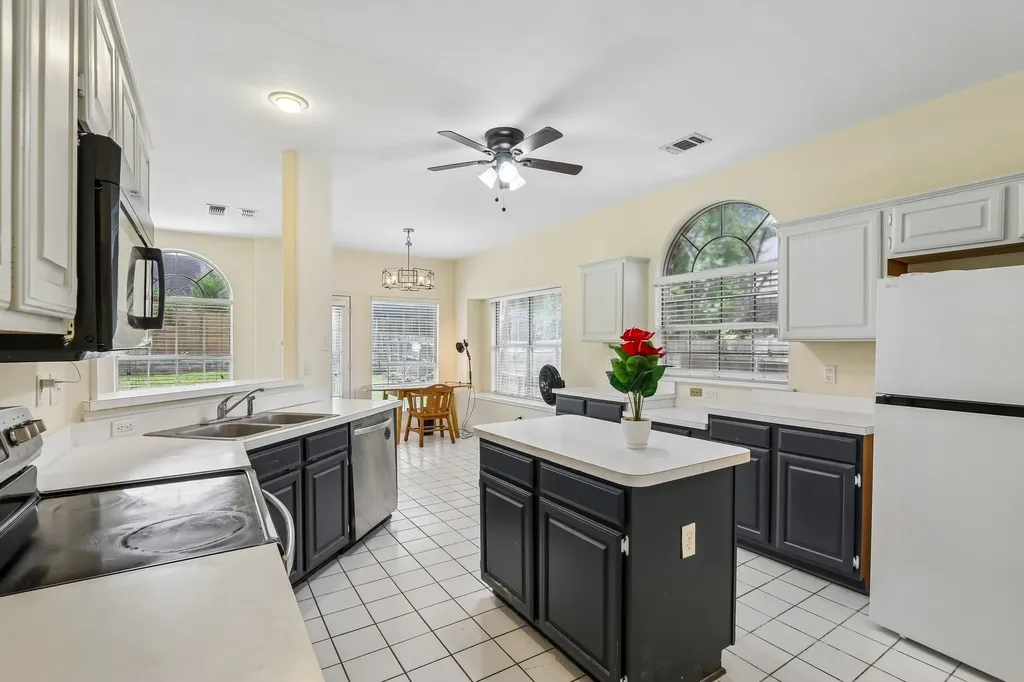 2308 London Drive Plano TX 75025