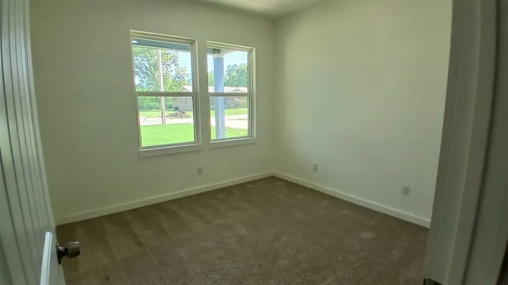 1706 E 10th Avenue Corsicana TX 75110