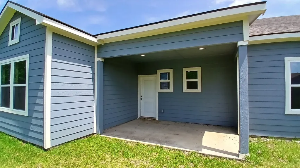1706 E 10th Avenue Corsicana TX 75110