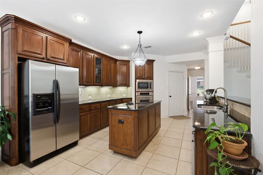952 Water Oak Drive Grapevine TX 76051