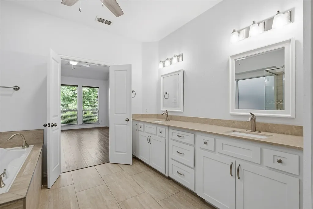 952 Water Oak Drive Grapevine TX 76051