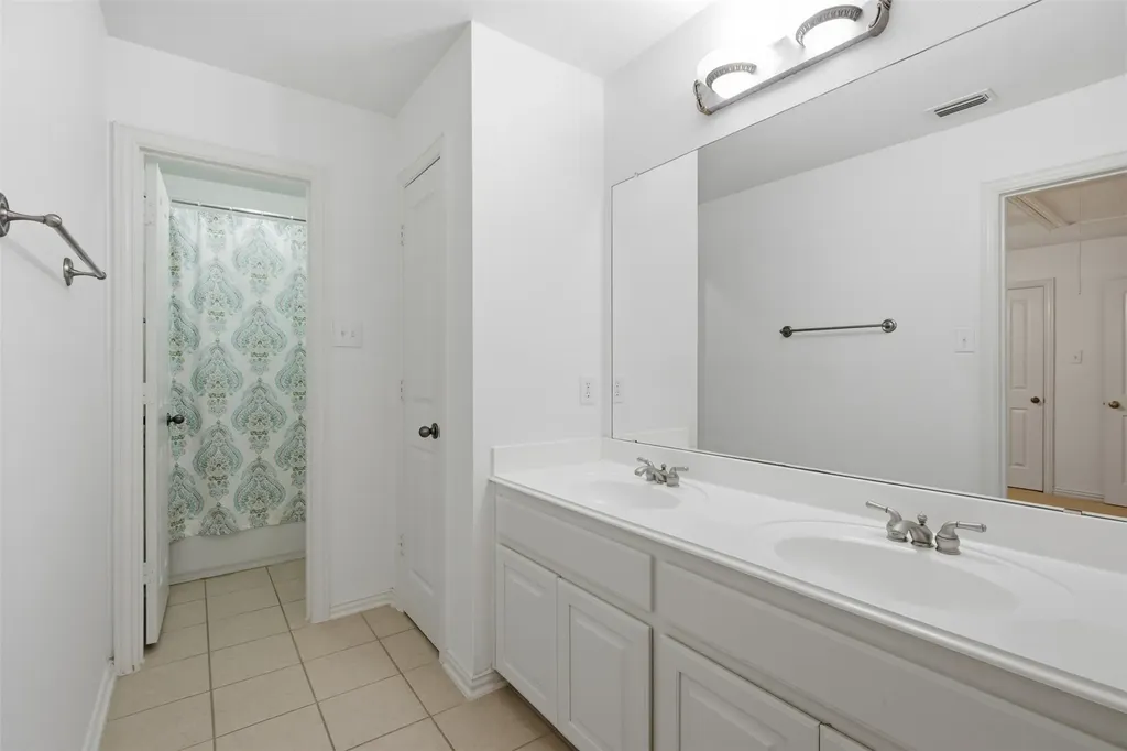 952 Water Oak Drive Grapevine TX 76051